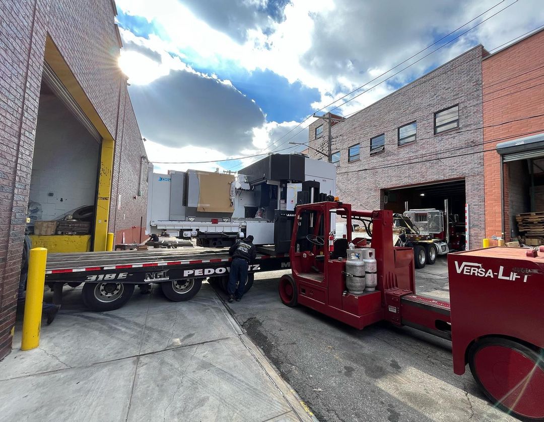 Read more about the article Mechanical Equipment Rigging NYC Trucks & Forklifts